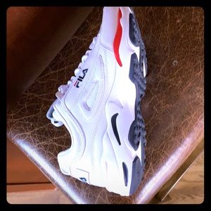 Athletic shoes for men